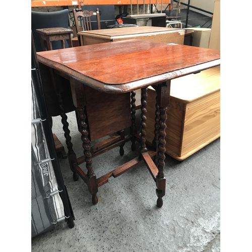 348 - Small drop leaf table