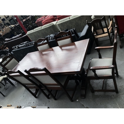 480 - Extending table and 6 chairs