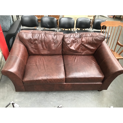 493 - Modern leather sofa