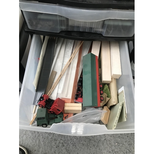 290 - Plastic drawers containing model railway accessories