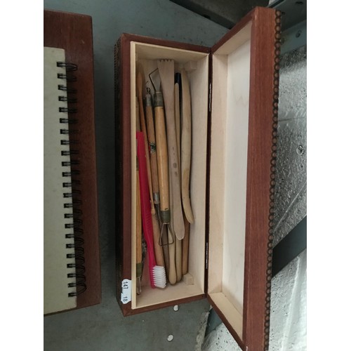 15 - Quantity of artist's brushes etc