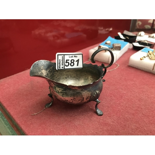 581 - Silver sauce boat (45g)