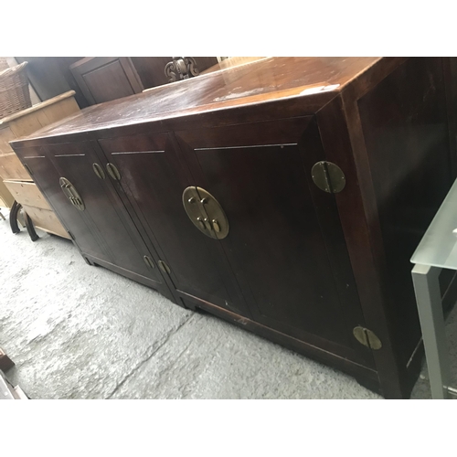 300 - Oriental style sideboard