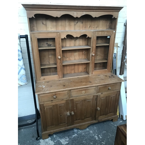 332 - Pine dresser