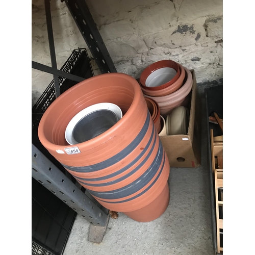 454 - Quantity of plant pots