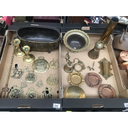 89 - 2 Boxes containing brass candlesticks, trays and horse brasses