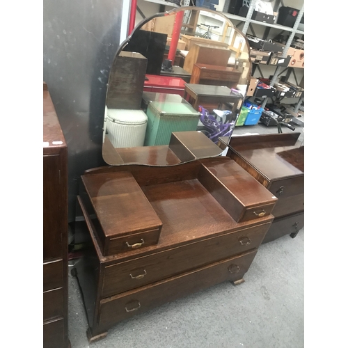 270 - Vintage dressing table