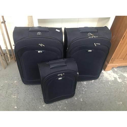 300 - 3 Suitcases