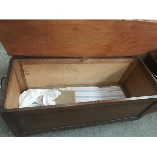 323 - Large blanket box