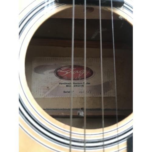 440 - Acoustic guitar