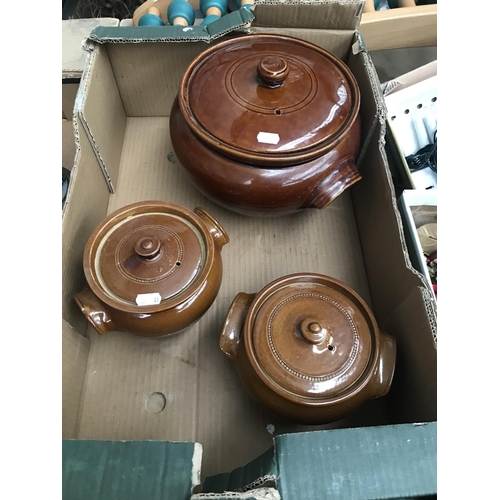 499 - 3 Casserole pots