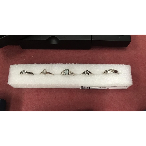 621 - 5 Silver dress rings 11g