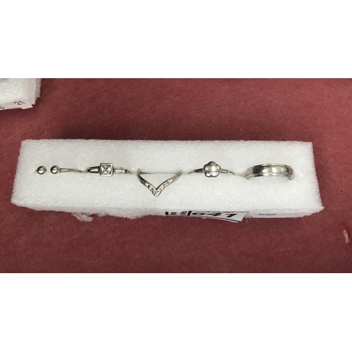 641 - 5 Silver dress rings 11g