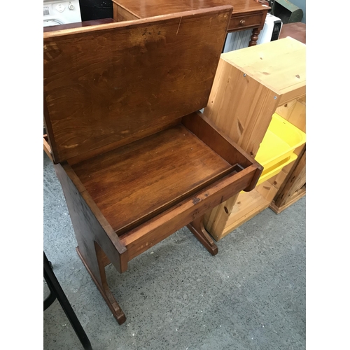 285 - Vintage school desk