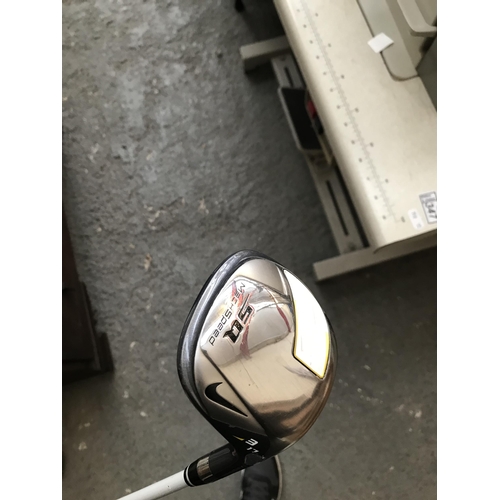 370 - 4 Golf clubs