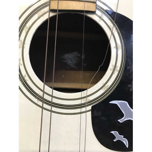 436 - Acoustic guitar