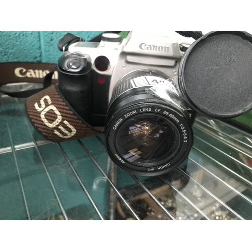 490 - Canon EOS 50E camera