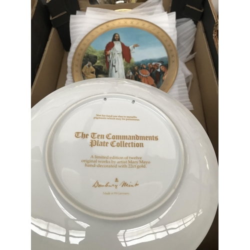 70 - Box containing 'The 10 Commandments' collector's plates