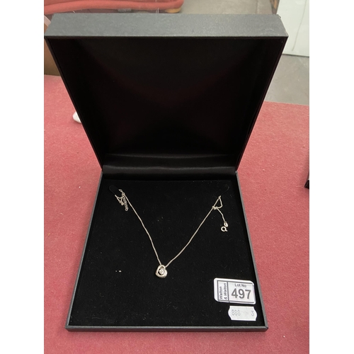 497 - Silver pendant necklace