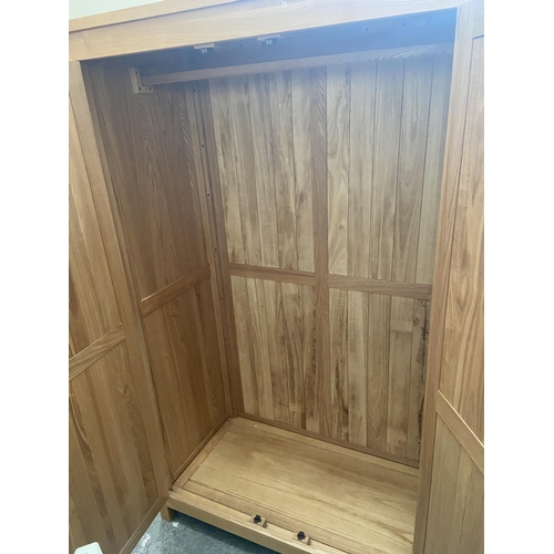 396 - Oak double wardrobe