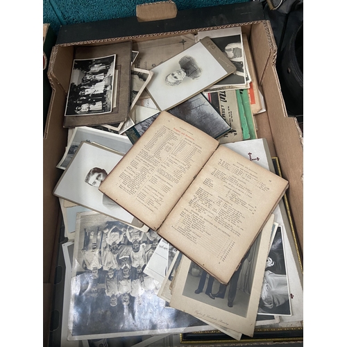 460 - Box containing a quantity of black and white photographs etc