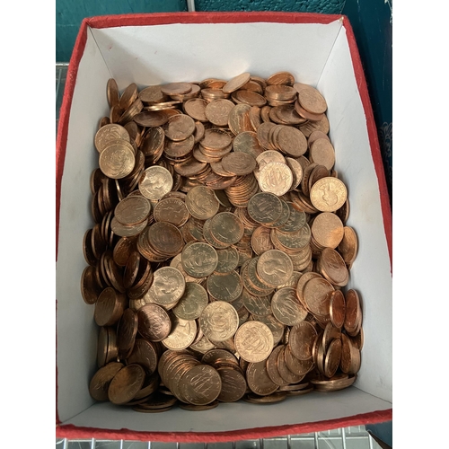 484 - Quantity of 1976 uncirculated half pennies