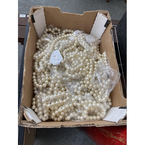 180 - Box containing modern pearls