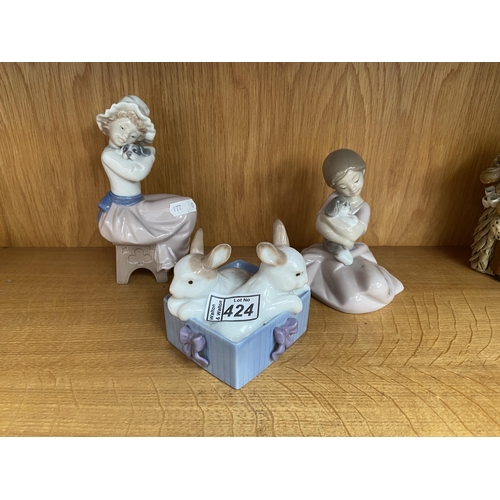 424 - 3 Nao figurines