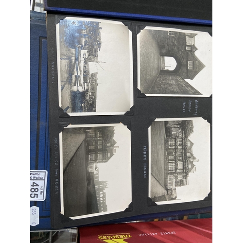 485 - 2 Vintage photo albums