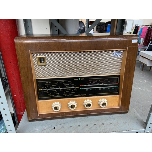 161 - Vintage Bush radio