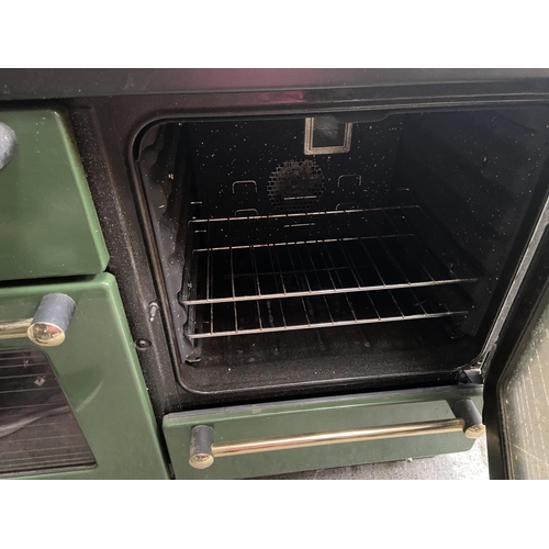 251 - Rangemaster cooker and extractor A/F