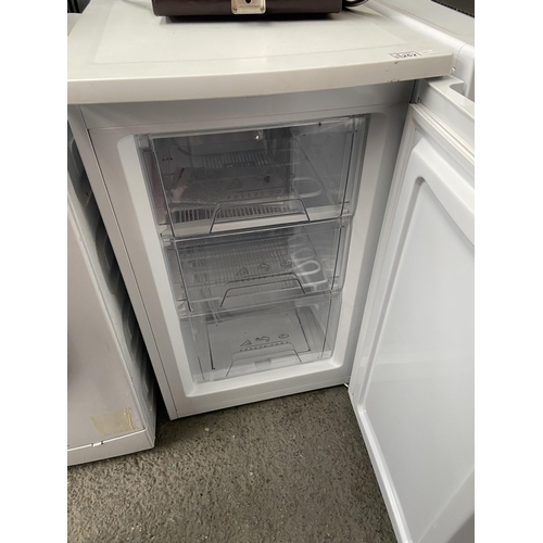 262 - Bush built-under freezer