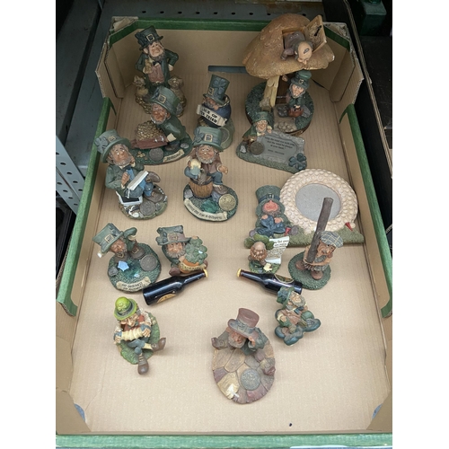 36 - Box containing 'Luck Of The Irish' figures