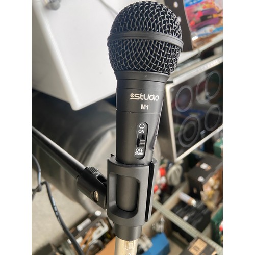 267 - eStudio M1 Microphone and stand