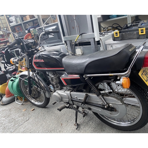 303 - Honda CG 125 motorbike