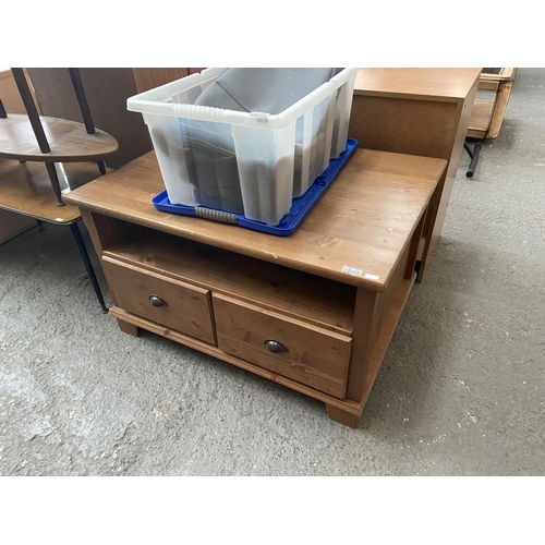 395 - Pine TV stand