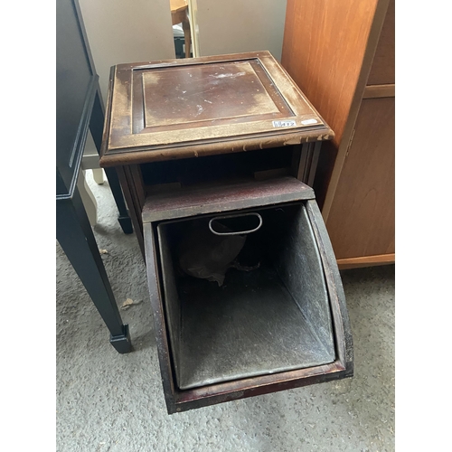 412 - Vintage coal scuttle