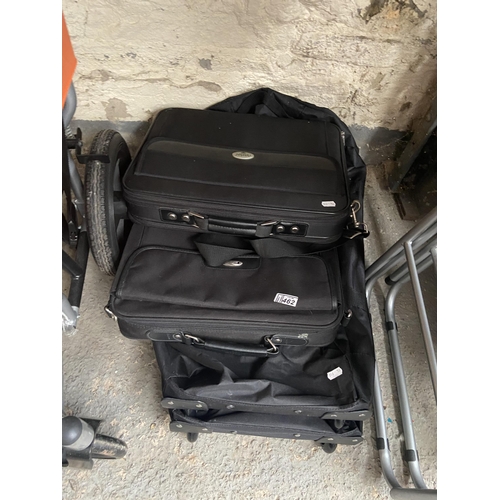 462 - 2 Laptop bags and 2 holdalls