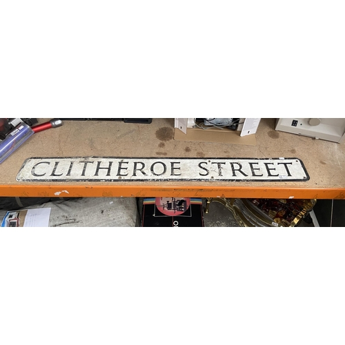 472A - A 'Clitheroe Street' sign