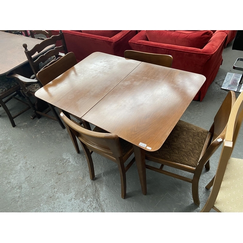 528 - Vintage dining table with lift-out coffee table