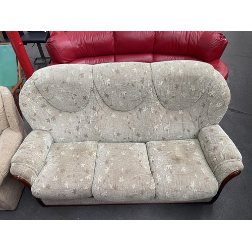 543 - Fabric sofa