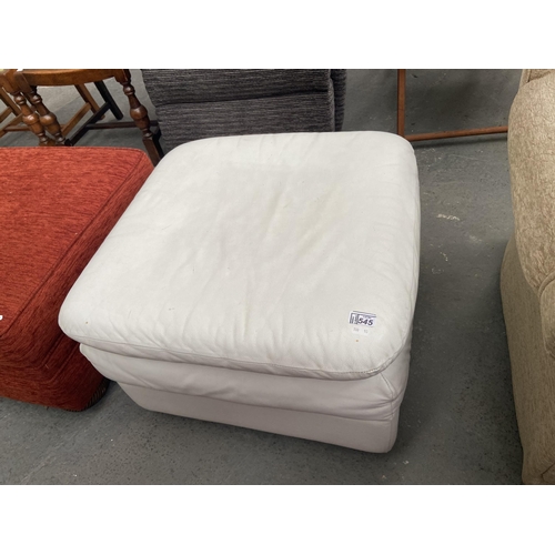 545 - White pouffe