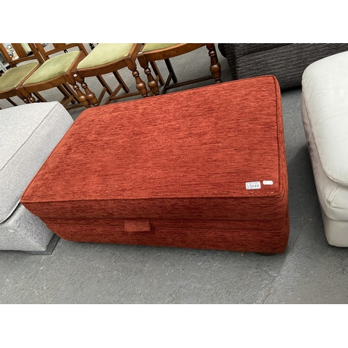 546 - Red pouffe