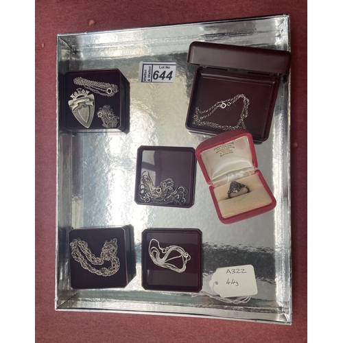 644 - Quantity of silver jewellery 44g