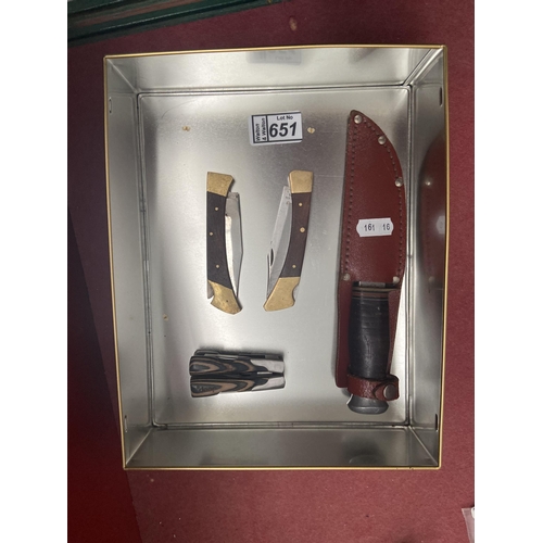 651 - Quantity of collector's knives