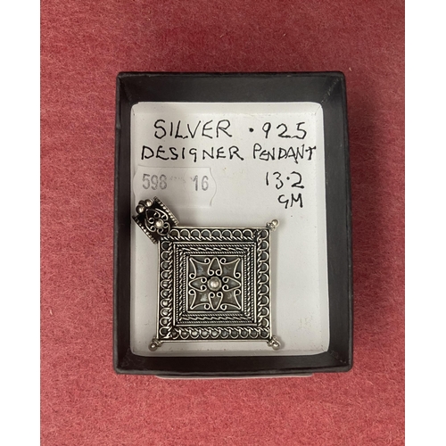 662 - Large silver pendant