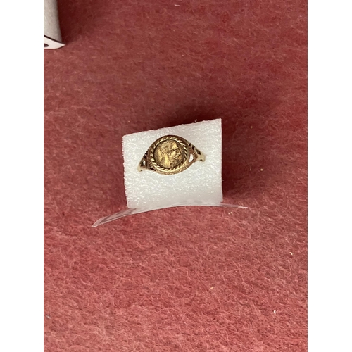 697 - Small 9ct gold ring