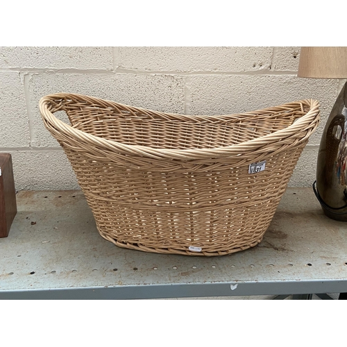 31 - Large wicker basket