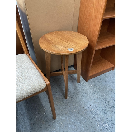 320 - Circular side table