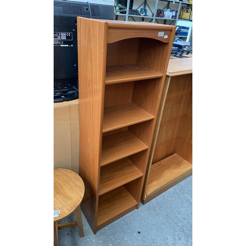 321 - Tall 5 shelf bookcase